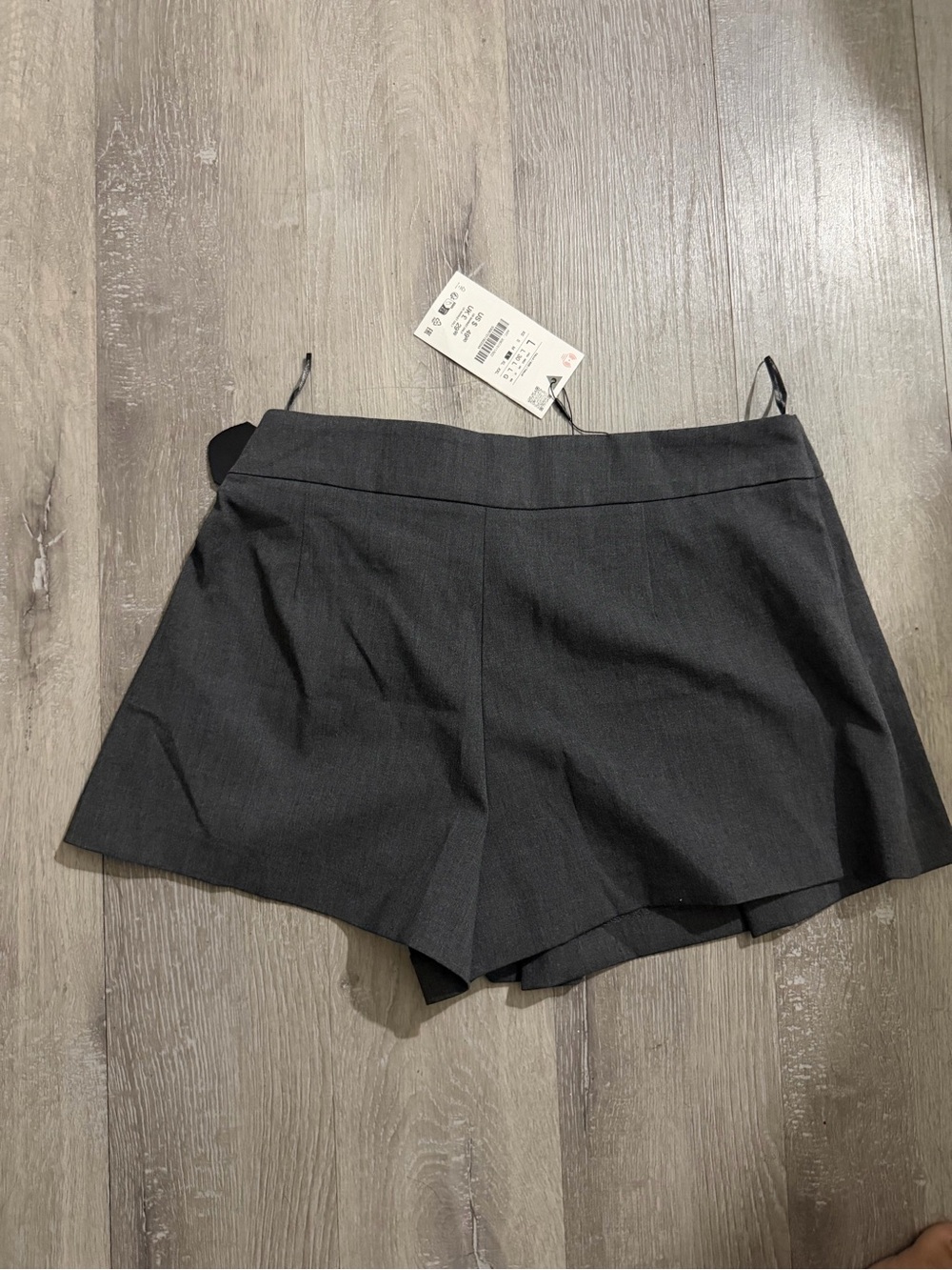 Zara Dark Gray Pleated Mini Skort with Black Belt - Picture 7 of 10